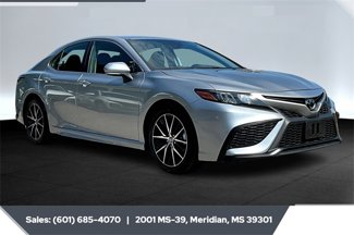 Used 2024 Toyota Camry SE image 1