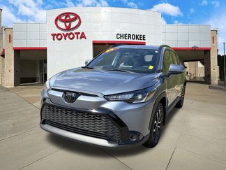 Used 2024 Toyota Corolla Cross SE image 1