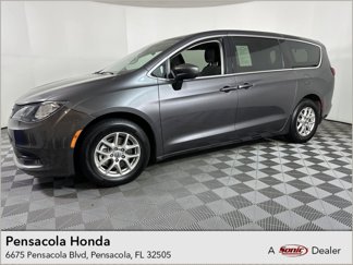 Used 2023 Chrysler Voyager LX image 1