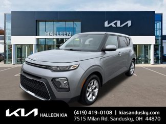 Certified 2022 Kia Soul LX w/ Technology Package image 1