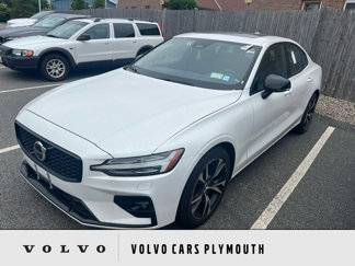 Used 2025 Volvo S60 B5 Core image 1
