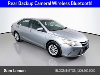 Used 2015 Toyota Camry LE image 1