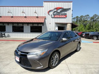 Used 2015 Toyota Camry SE image 1