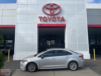 Used 2021 Toyota Corolla LE image 1