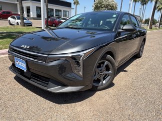 Used 2025 Kia K4 LXS image 1