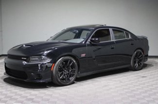 Used 2017 Dodge Charger R/T image 1