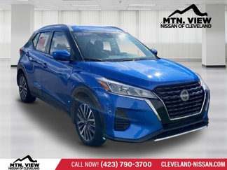 Certified 2022 Nissan Kicks SV image 1
