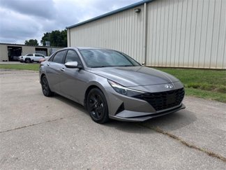 Used 2023 Hyundai Elantra SEL image 1