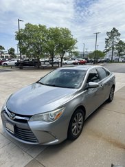 Used 2016 Toyota Camry LE image 1