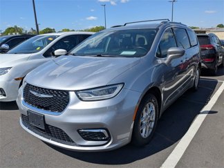 Used 2021 Chrysler Pacifica Touring-L image 1