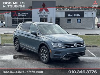 Used 2020 Volkswagen Tiguan SE image 1