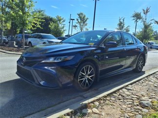 Used 2021 Toyota Camry SE w/ Blackout Package (TMS) image 1