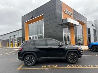 Used 2020 Jeep Compass Trailhawk image 1