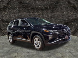 Used 2023 Hyundai Tucson SE image 1