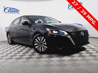 Used 2024 Nissan Altima 2.5 SV image 1