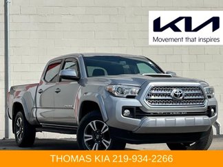 Used 2017 Toyota Tacoma TRD Sport w/ Tow Package image 1
