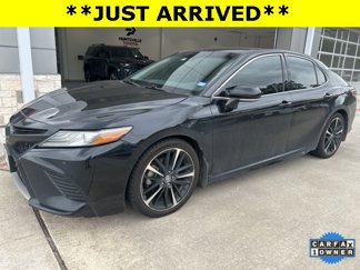 Used 2018 Toyota Camry XSE image 1