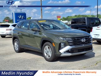Used 2025 Hyundai Tucson SE image 1
