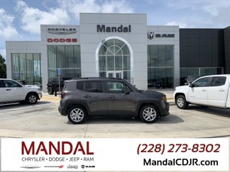 Used 2018 Jeep Renegade Latitude image 1