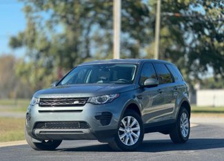 Used 2015 Land Rover Discovery Sport SE image 1