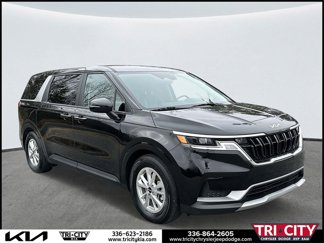 Used 2024 Kia Carnival LX image 1