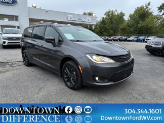 Used 2020 Chrysler Pacifica Touring-L w/ Advanced Safetytec Group image 1