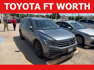 Used 2023 Volkswagen Tiguan SE image 1