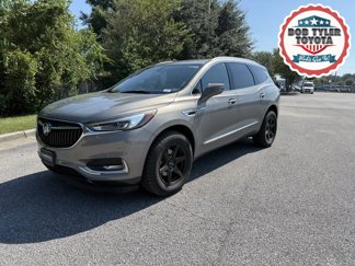 Used 2018 Buick Enclave Essence image 1