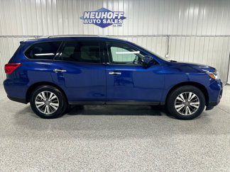 Used 2019 Nissan Pathfinder SL image 1