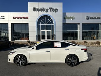 Used 2020 Nissan Altima 2.5 Platinum image 1
