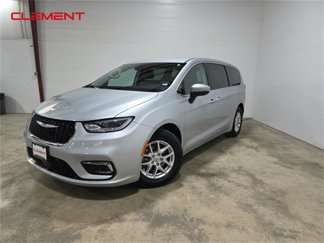 Used 2023 Chrysler Pacifica Touring-L image 1