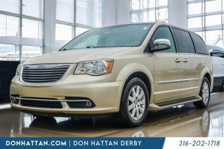 Used 2011 Chrysler Town & Country Touring-L w/ Driver Convenience Group image 1