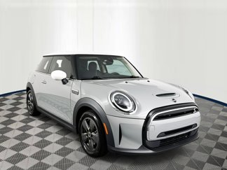 Used 2022 MINI Cooper SE image 1