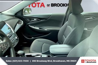 Used 2025 Chevrolet Malibu LT image 1