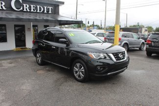 Used 2018 Nissan Pathfinder SL image 1