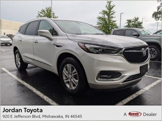 Used 2018 Buick Enclave Essence image 1