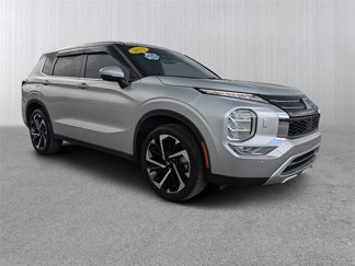 Used 2022 Mitsubishi Outlander SE image 1