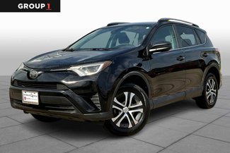 Used 2018 Toyota RAV4 LE image 1
