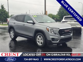 Used 2024 GMC Terrain SLE image 1
