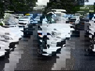 Used 2022 Ford Escape SE w/ SE Sport Appearance Package image 1