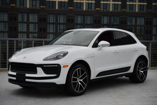 Certified 2022 Porsche Macan image 1