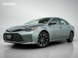 Used 2017 Toyota Avalon XLE image 1
