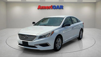 Used 2016 Hyundai Sonata SE image 1