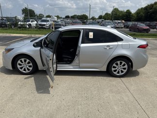 Used 2023 Toyota Corolla LE image 1