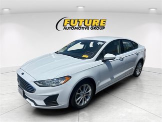Used 2019 Ford Fusion SE image 1