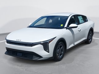 New 2025 Kia K4 LXS image 1