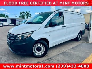 Used 2021 Mercedes-Benz Metris image 1
