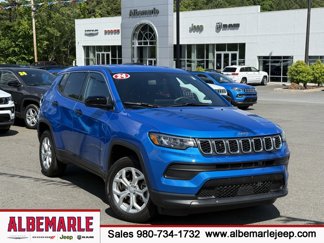 Used 2024 Jeep Compass Sport image 1