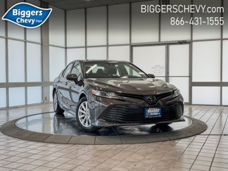 Used 2018 Toyota Camry LE image 1