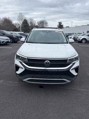 Certified 2023 Volkswagen Taos SE w/ Panoramic Sunroof Package image 1